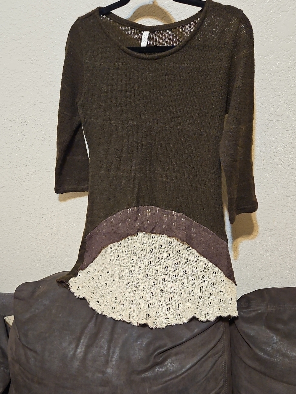 Women’s Dark Brown Scoop Neck Knit Sweater with Cream Panel